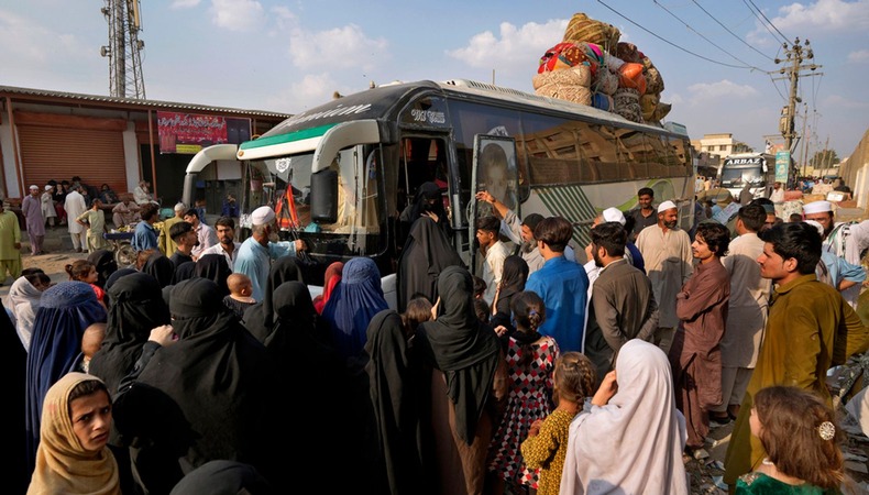 Pakistan’s Exit Fees for Afghan Refugees Alarming