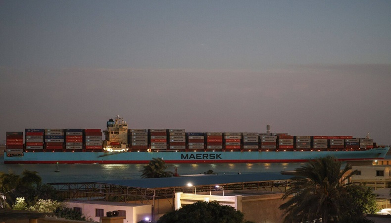denmarks maersk resumes red sea route despite houthi attacks