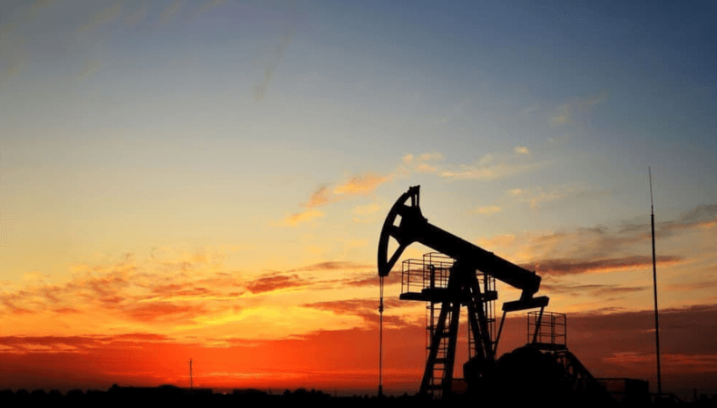 oil prices fall further as dollar strengthens on interest rates outlook
