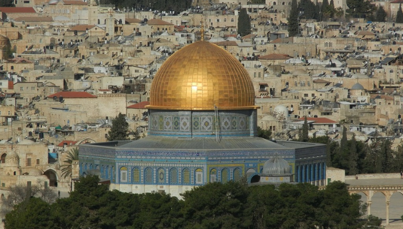 uae condemns storming of al aqsa mosque a call for respect and peace