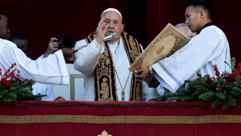 ‘Silence the Arms,’ Pope Francis Pleads for Peace Across the Globe in Christmas Address