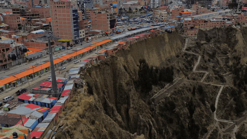 Suicide Homes:Life on the Edge in Bolivia