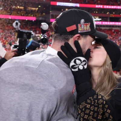 taylor swift’s $10,000 louis vuitton look at afc championship celebration (1)