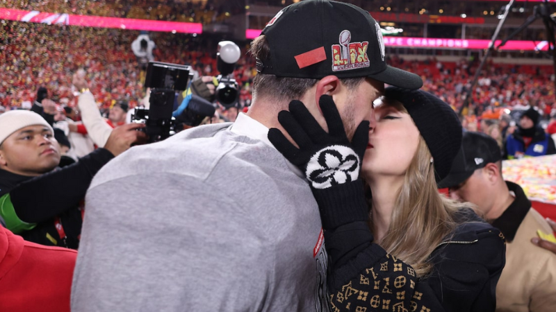 taylor swift’s $10,000 louis vuitton look at afc championship celebration (1)