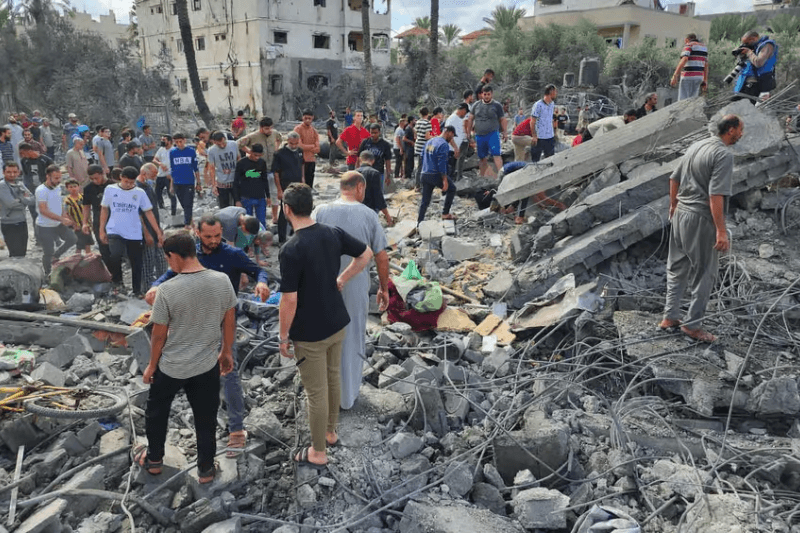 Palestinians in Gaza Urgently Seek Short-Term Shelter Amid Crisis