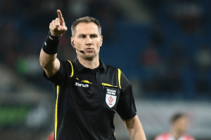 UEFA: Referee Tomasz Kwiatkowski’s decision backfires and got suspended