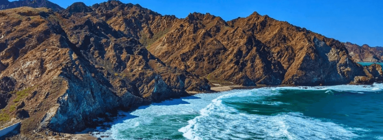 adventure travel in oman exploring the land of mountains, deserts, and seas (1)