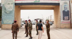 Iraq Shuts Down Two Border